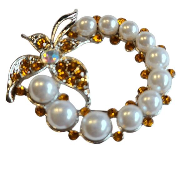 Brown Brooch Pin Faux Pearl Rhinestone Butterfly Silver Tone Wreath Gift Box - Picture 4 of 10